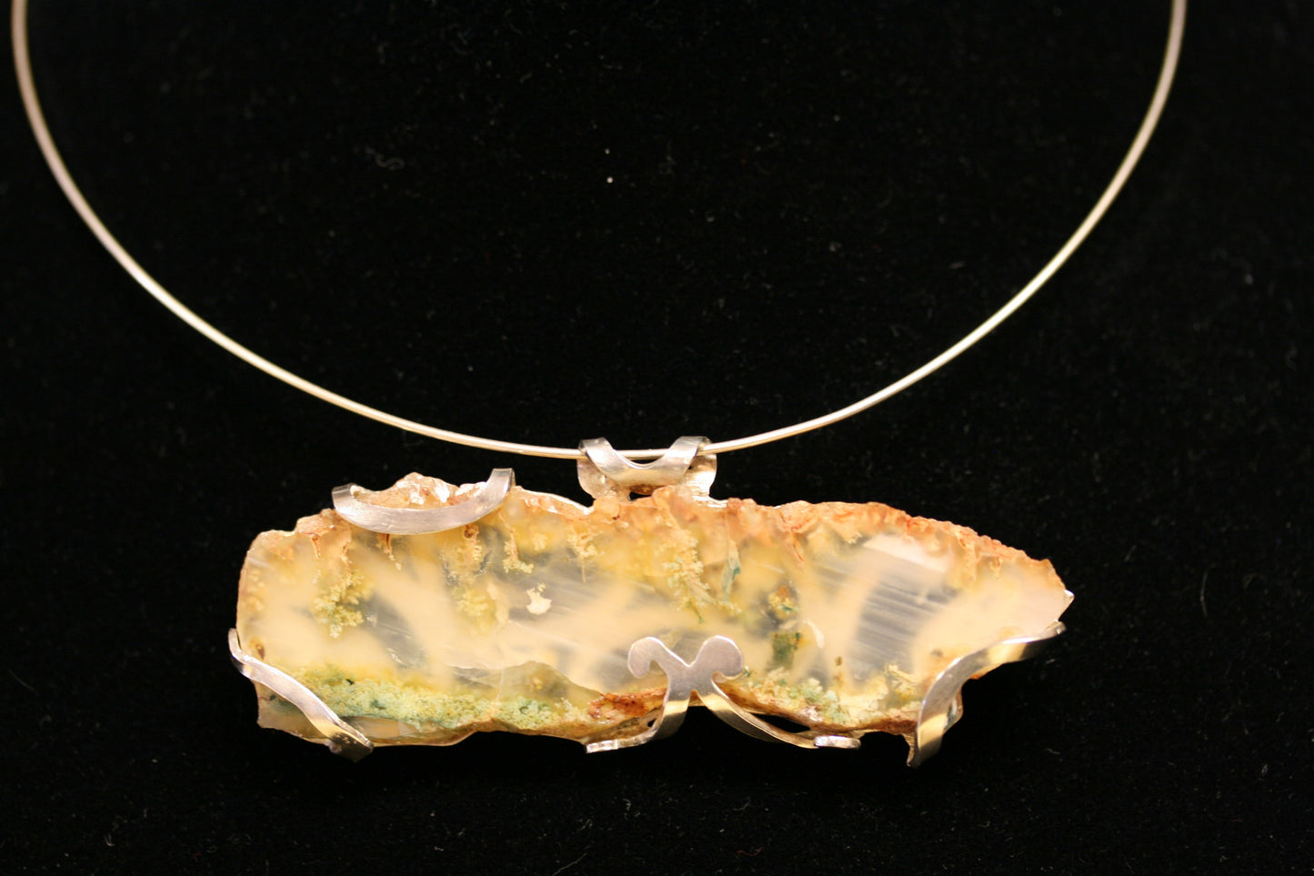 Transparent agate rectangular pendant back, image