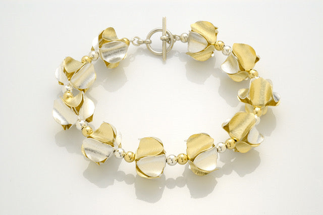 2026 May 15,16,17,18,  Seeds and Pods, Botanical Beads with Jayne Redman Cost-$TBA, Kit-$ TBA