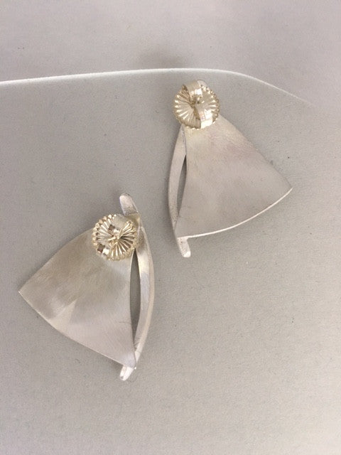 Silver wavy sailboat earrings style 2, image